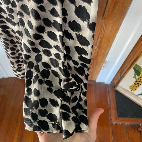 Clara Sunwoo Flutter Cuff Side Vent Cheetah Print 3/4 Sleeve Tunic - Sz M - Picture 6 of 11